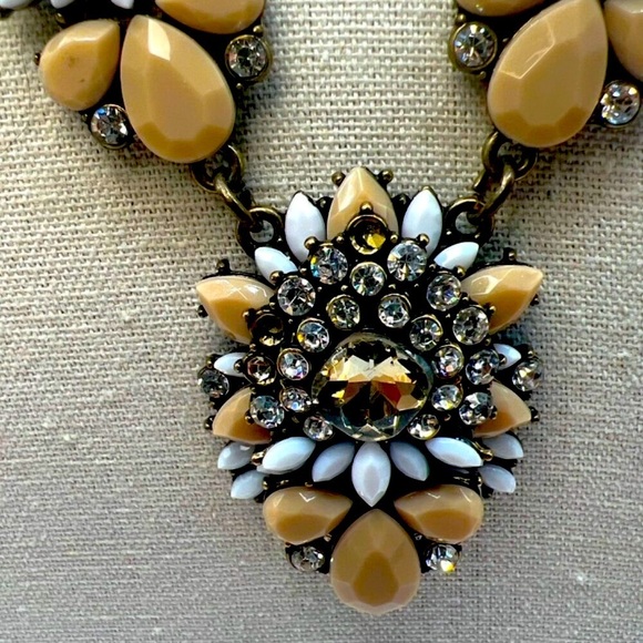 Vintage-Inspired Floral Statement Necklace With Crystal & Resin Accents.  N2 - Picture 3 of 12